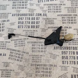 Кронштейн дзеркала VW Golf 4 (97-06) права OEM 057276