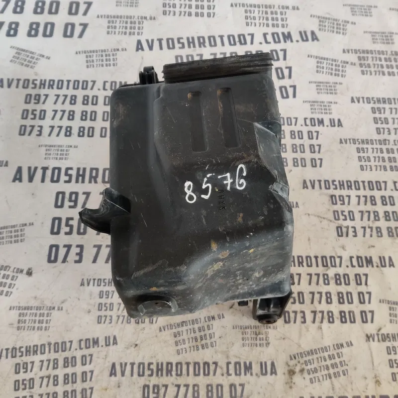 Корпус повітряного фільтра Hyundai Santa Fe 12-18 281102p300