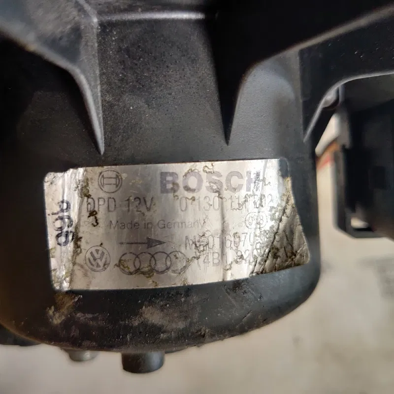 Мотор пічки Audi A6 C5 (97-05) OEM 0130111102