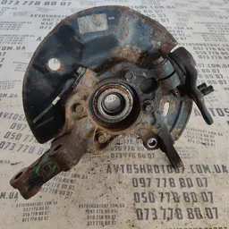 Цапфа Hyundai Santa Fe 12-18 2.4 ліва OEM 5077888BJ
