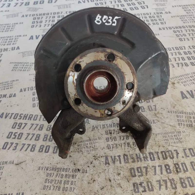 Цапфа Skoda Fabia 2 (07-14) передня права 6r0615312