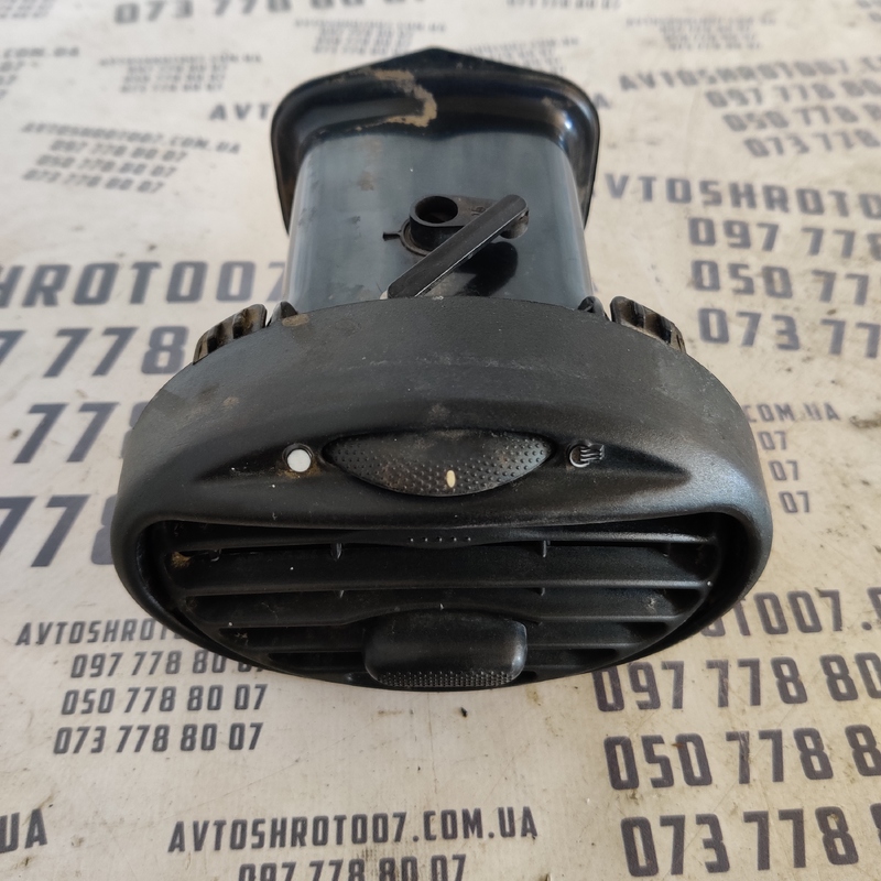 Дефлектор Ford Focus MK1 (98-04) лівий OEM 98ab19893bjw