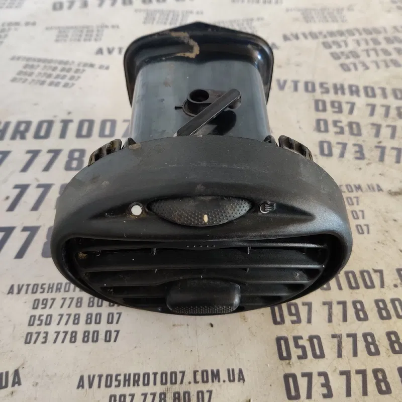Дефлектор Ford Focus MK1 (98-04) лівий OEM 98ab19893bjw
