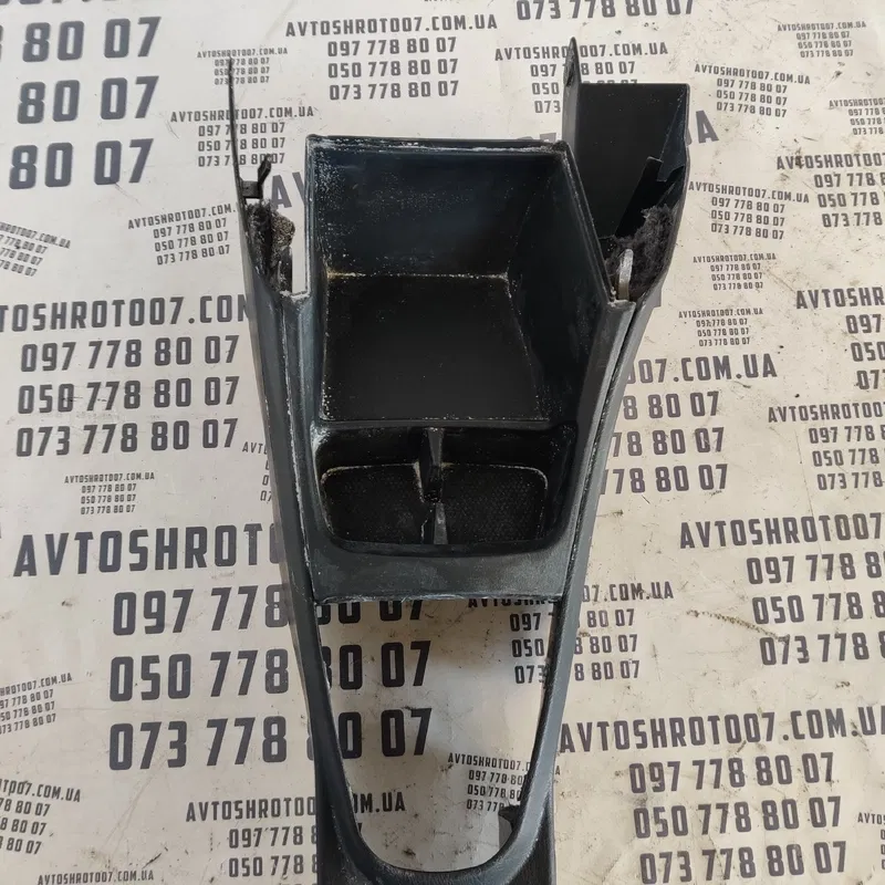 Консоль центральна Geely MK (06-14) 1.5 бенз OEM 1803565