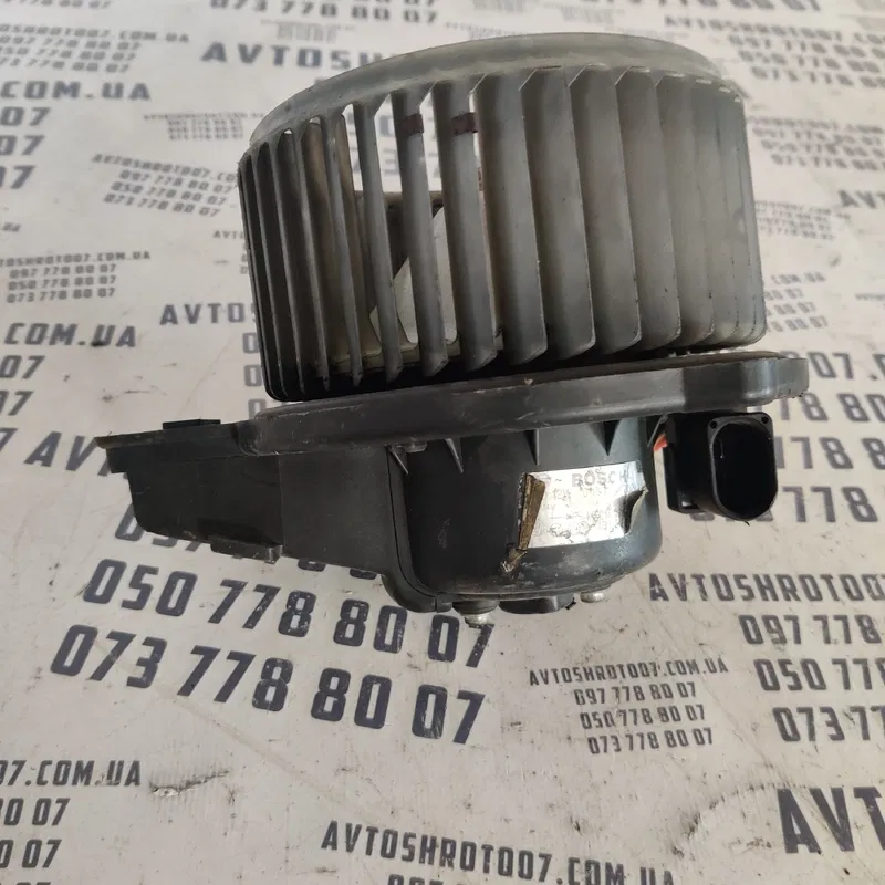 Мотор пічки Audi A6 C5 (97-05) OEM 0130111102