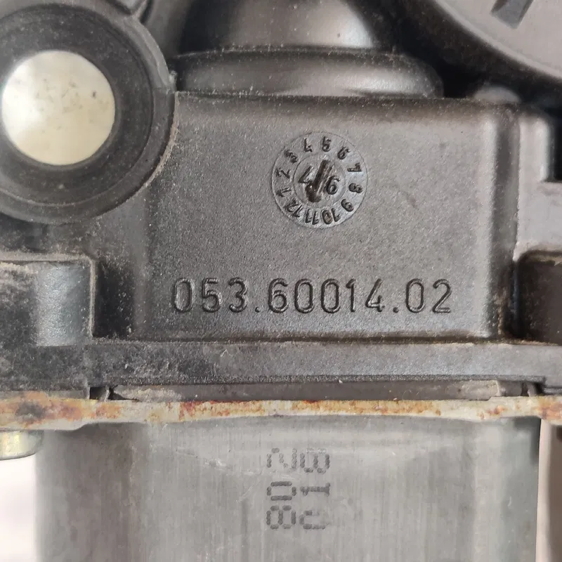 Мотор склопідіймача Audi A6 C5 (97-05) зад.пр. OEM 536001402