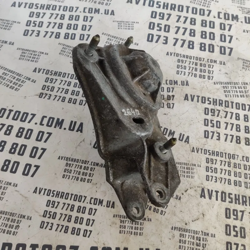 Опора амортизатора Audi A8 D2 (94-02) OEM 9233f1