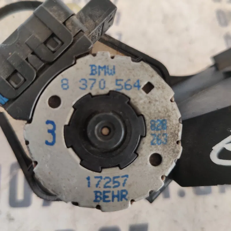 Двигун заслінки пічки BMW 316 E36 (90-00) 1.6i OEM 8370564
