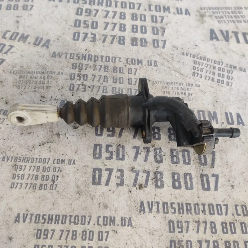 Циліндр зчеплення VW Passat B5 (96-05) OEM 8E2721401AA