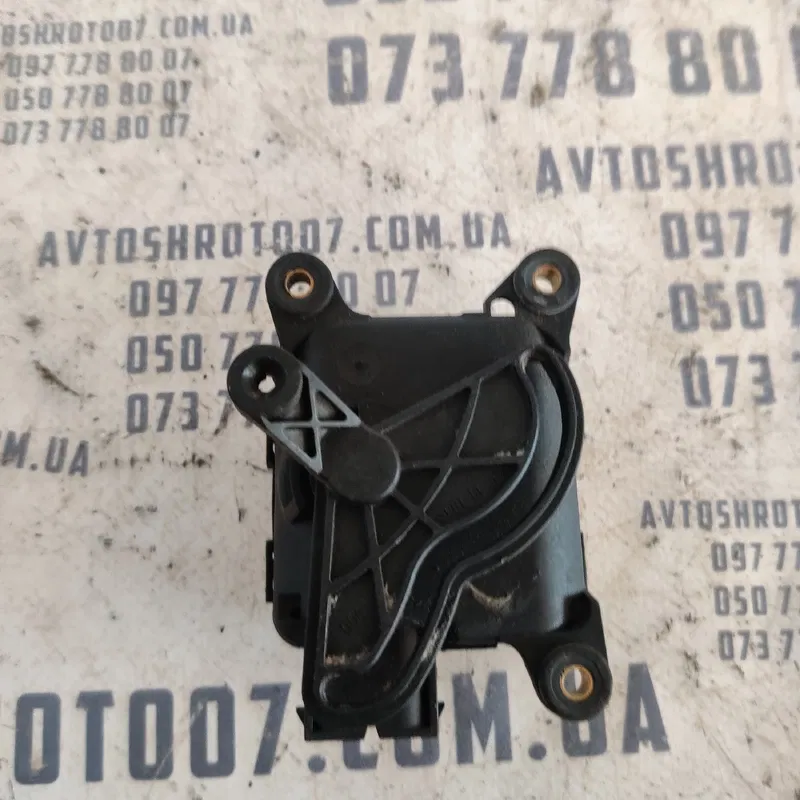 Двигун заслінки пічки Audi A6 C5 (97-05) OEM 132801129