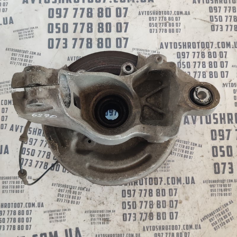 Цапфа Land Rover Evoque (11-18) задня права OEM 28a83408