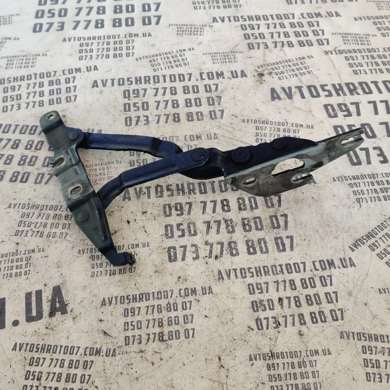 Завіса кришки багажника Audi A6 C5 (97-04) OEM 4b5827302e