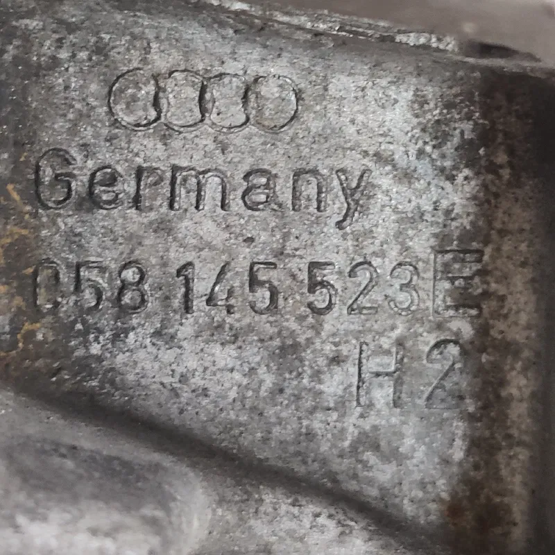 Кронштейн генератора Audi A4 B5 (94-01) OEM 058145523e
