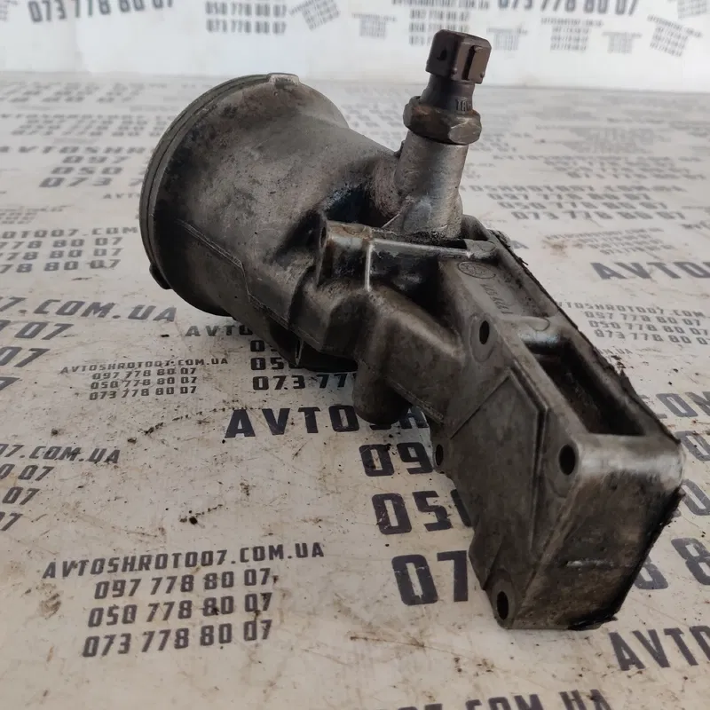 Корпус масляного фільтра BMW 316i E36 91-00 1.6 OEM 1727527