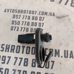 Кінцевик дверей Geely MK (06-15) 1.5 бенз перед OEM 574008