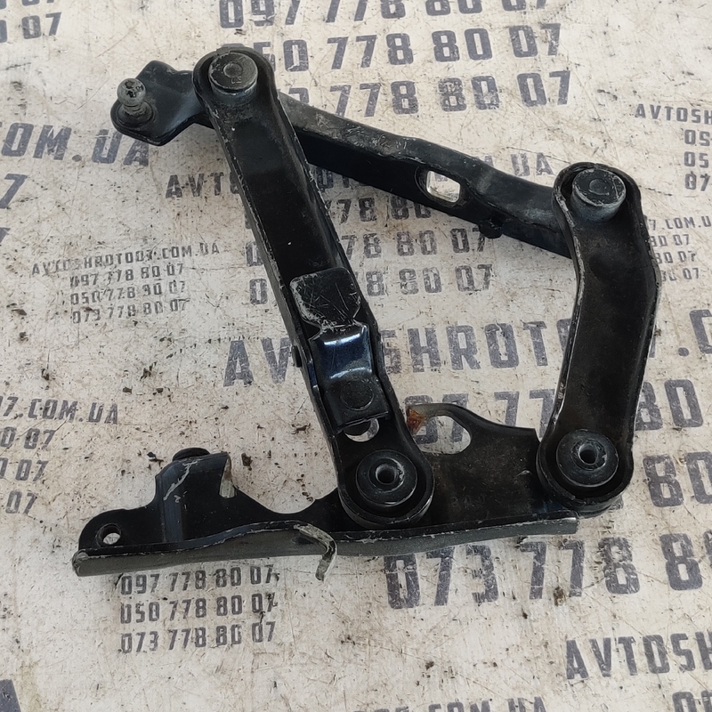 Петля капоту Mercedes E W211 (02-09) ліва OEM 2118800128 фото 2