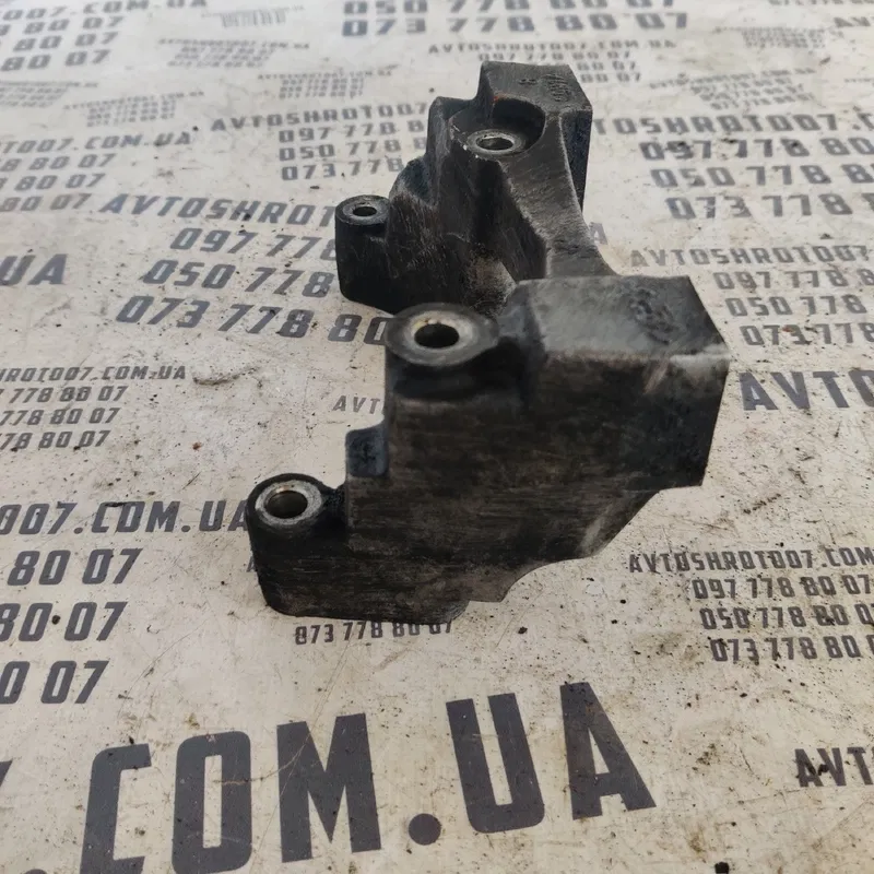 Кронштейн подушки двигуна Ford Focus MK1 98-04 xs406030bc