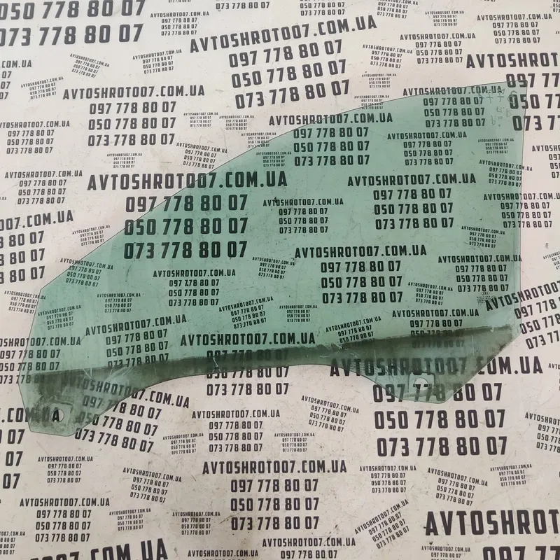 Скло дверей Audi A6 C5 (97-05) переднє праве OEM 43r00082