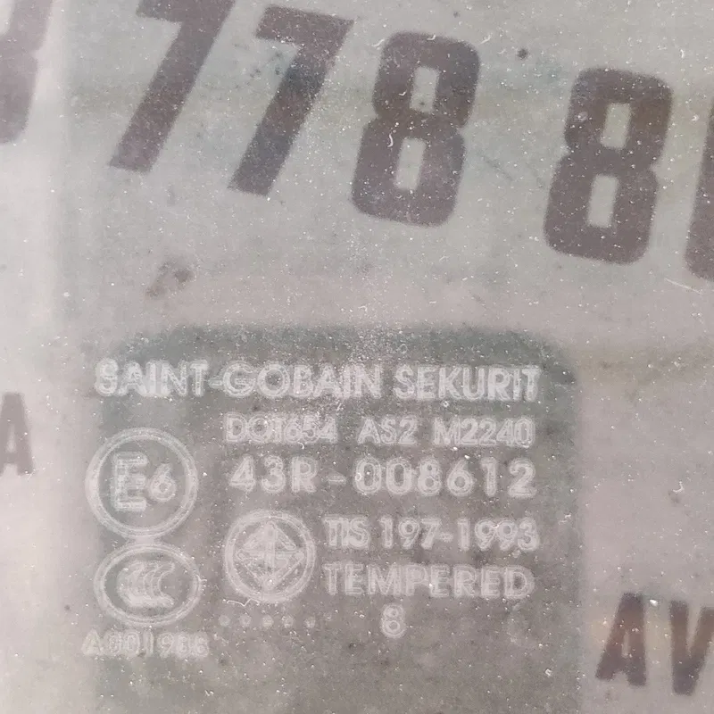 Скло дверей Mazda 3 BK (03-09) переднє праве OEM 43R008612