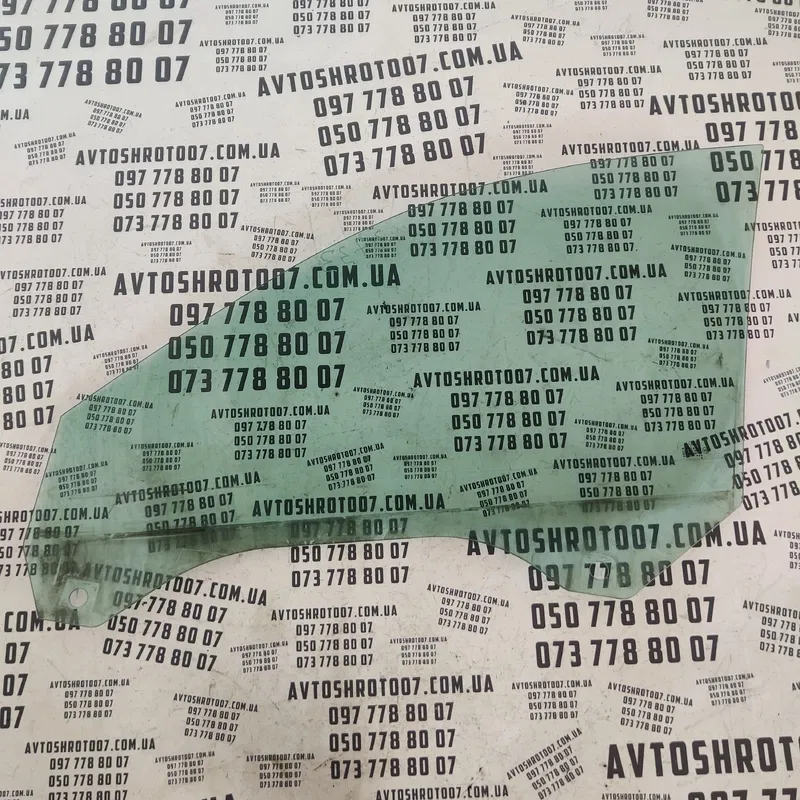 Скло дверей Audi A6 C5 переднє праве OEM 43R00082