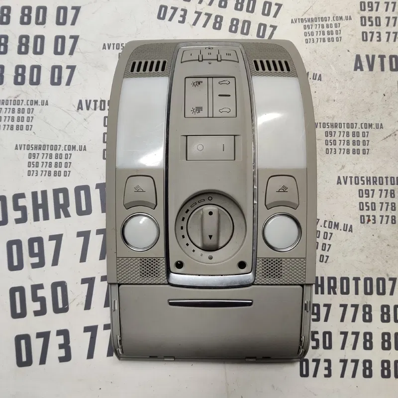 Ліхтар салону Audi Q7 4L (05-15) 3.6 Бензин OEM 4L0947135M
