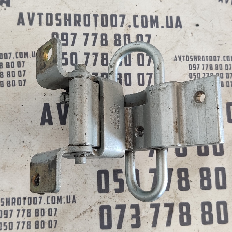 Дверна завіса Audi A4 B5 (94-01) зад.пр.нижня OEM 4A0833412A