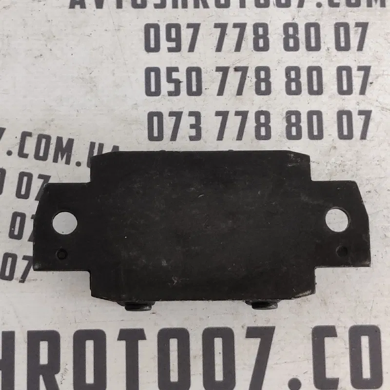 Направляюча багажника VW Sharan (95-10) права OEM 7M0827679H