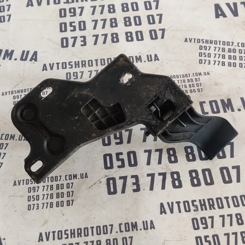 Замок капота Volkswagen Passat B8 USA OEM 8j0823480A