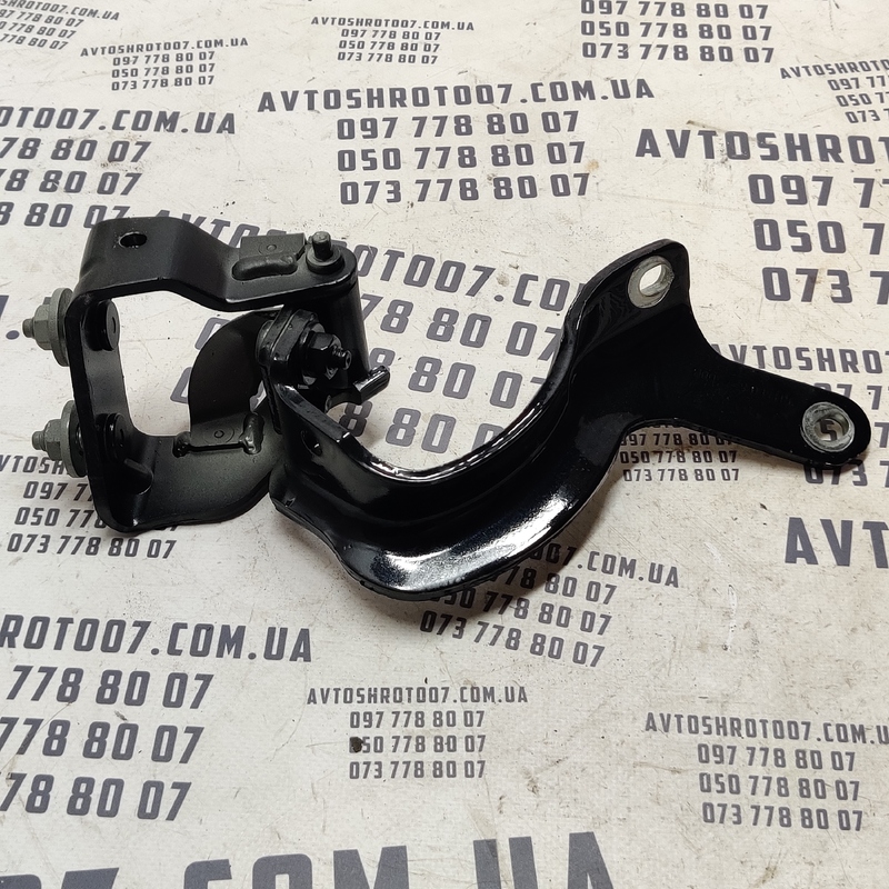Завіса багажника Audi Q7 4L (05-15) 3.6 права OEM 4L0827300B