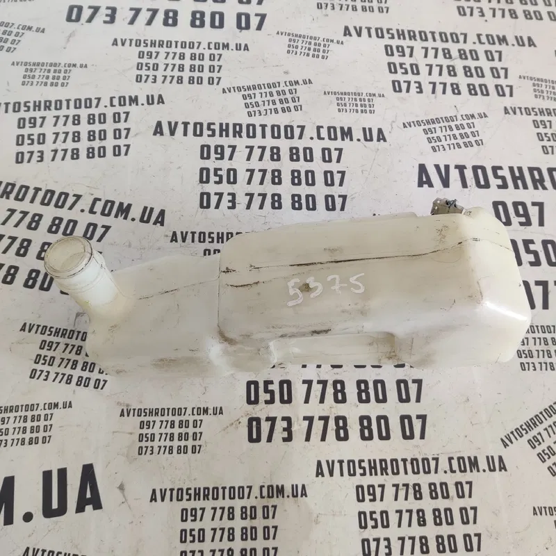 Бачок омивача Ford Mustang 5 (05-14) задній OEM 8603102060