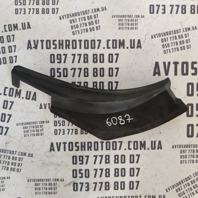 Накладка зовнішня Infiniti FX 35 (03-08) OEM 768a5cg000