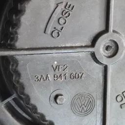 Кришка фари Volkswagen Passat B8 USA задня OEM 3AA941607 фото 3