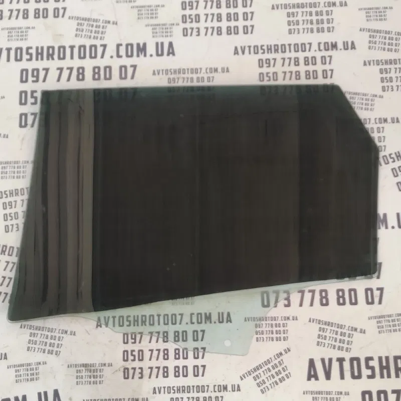 Скло дверей Mazda 3 BK (03-09) заднє праве OEM 43r008577