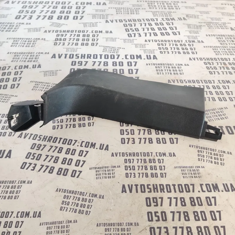 Накладка салону Audi Q7 4L (05-15) 3.6 права OEM 4L1867272B