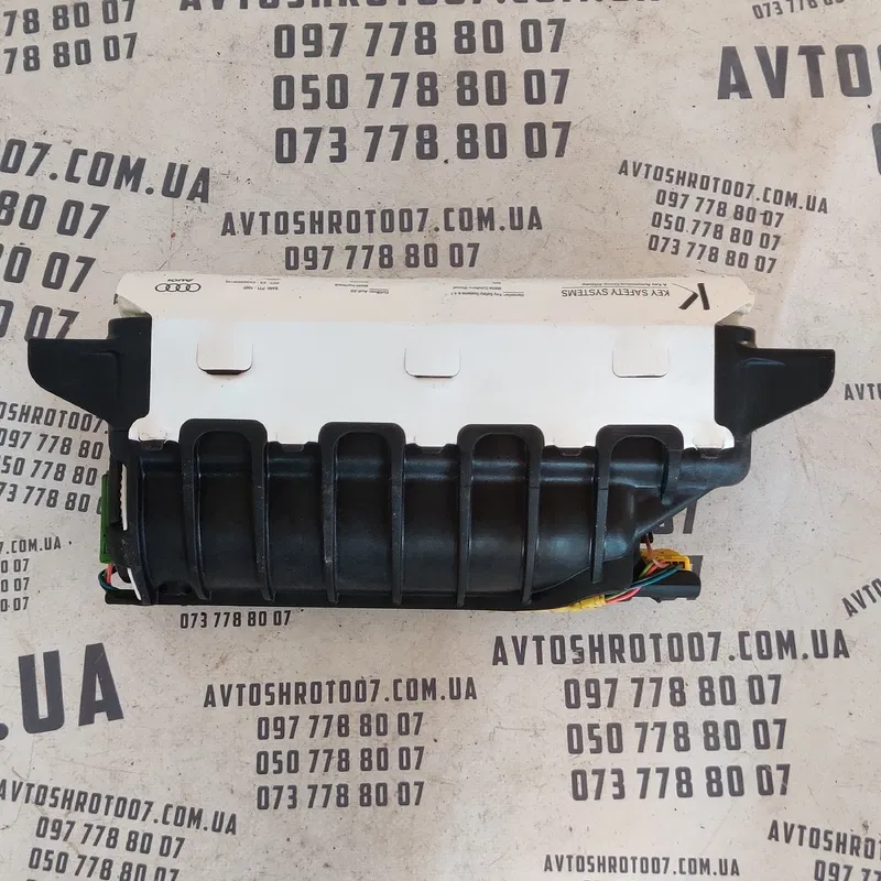 Подушка пасажира Audi Q7 4L (05-15) 3.6 бенз OEM 8S0880204B