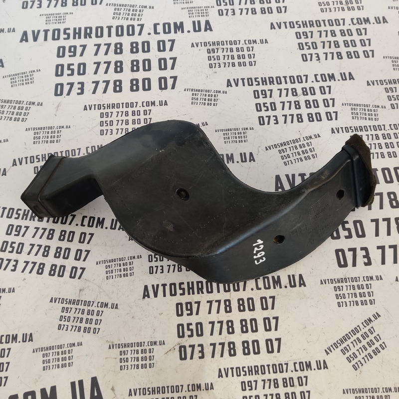 Воздуховод Hyundai Accent 3 (05-10) нижній правий 973701E000