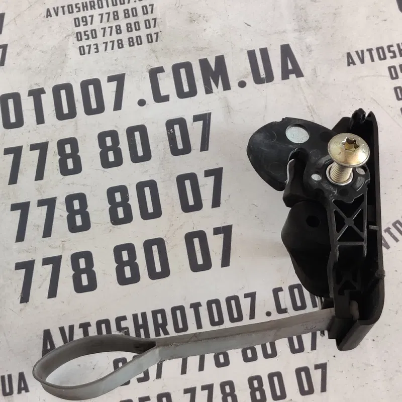Замок заднього сидіння Citroen C1 OEM l0011560