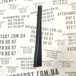 Накладка Audi Q7 4L (05-15) 3.6 бенз пер.пр. OEM 8U0864163