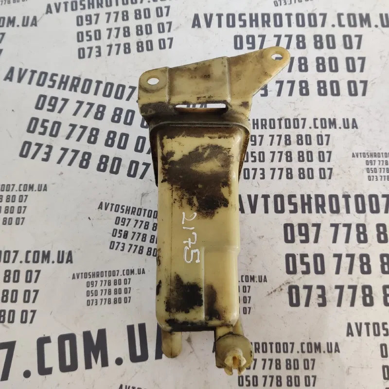 Бачок насосу ГУР Volkswagen Passat B5 (96-05) OEM 8D0422373C
