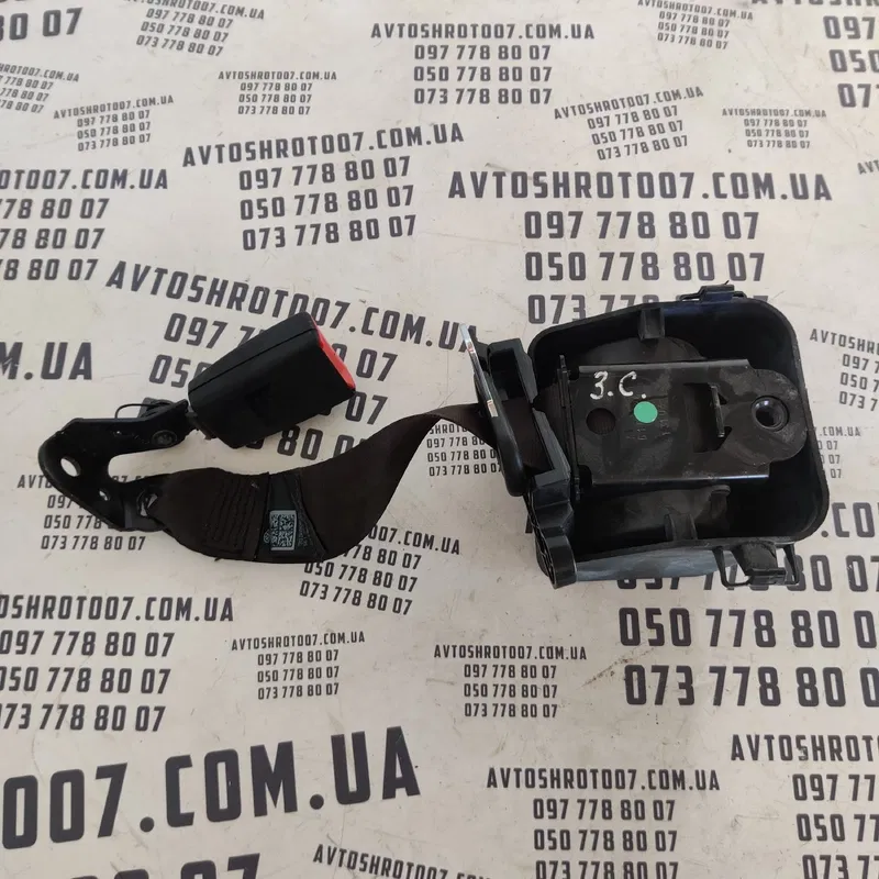 Ремінь безпеки задній VW Passat B8 USA (11-19) OEM 561857807