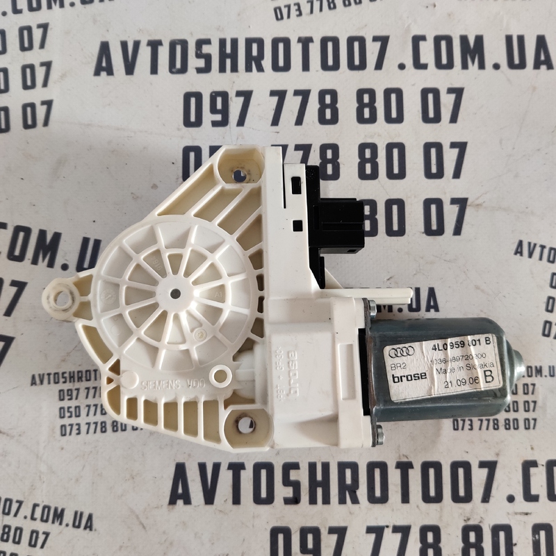 Мотор склопідіймача Audi Q7 05-15 3.6Б з.лів. OEM 4L0959801B