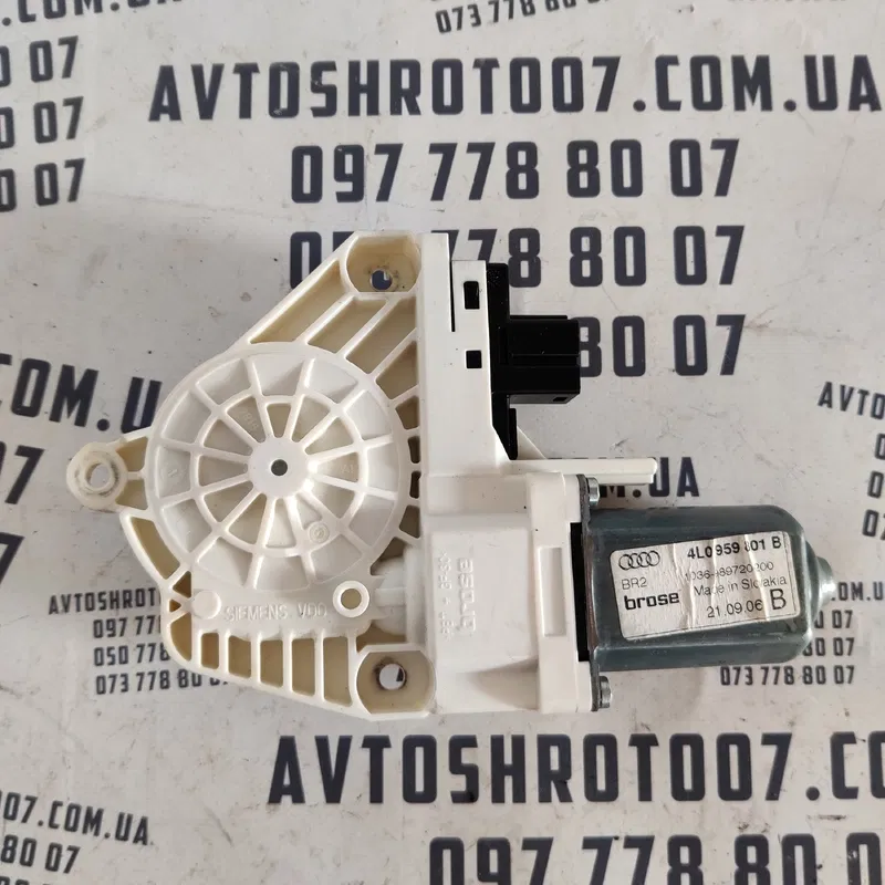 Мотор склопідіймача Audi Q7 05-15 3.6Б з.лів. OEM 4L0959801B