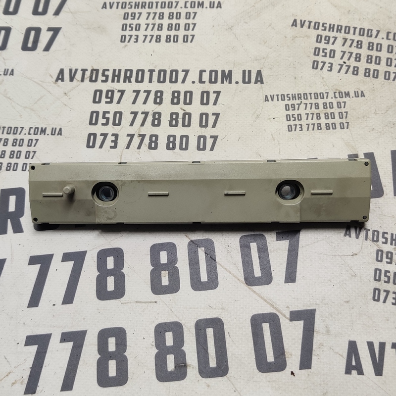 Підсилювач антени Audi Q7 4L (05-15) 3.6 бенз OEM 4L0035225J