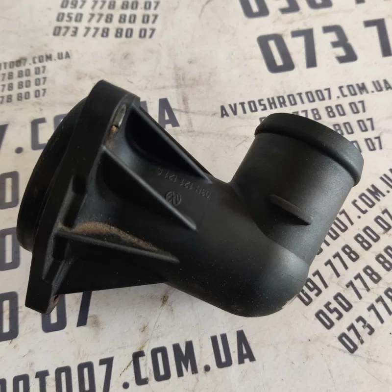 Фланець термостата Audi Q7 4L 06-15 3.6 Бенз OEM 03H121121C
