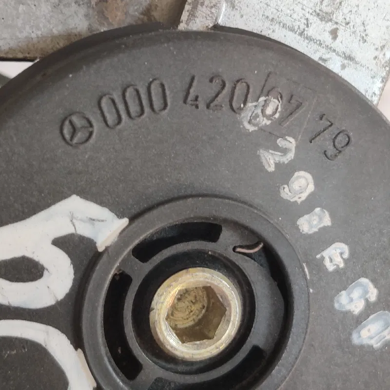 Ричаг ручного тормозу Mercedes W210 (95-03) OEM 0004200779