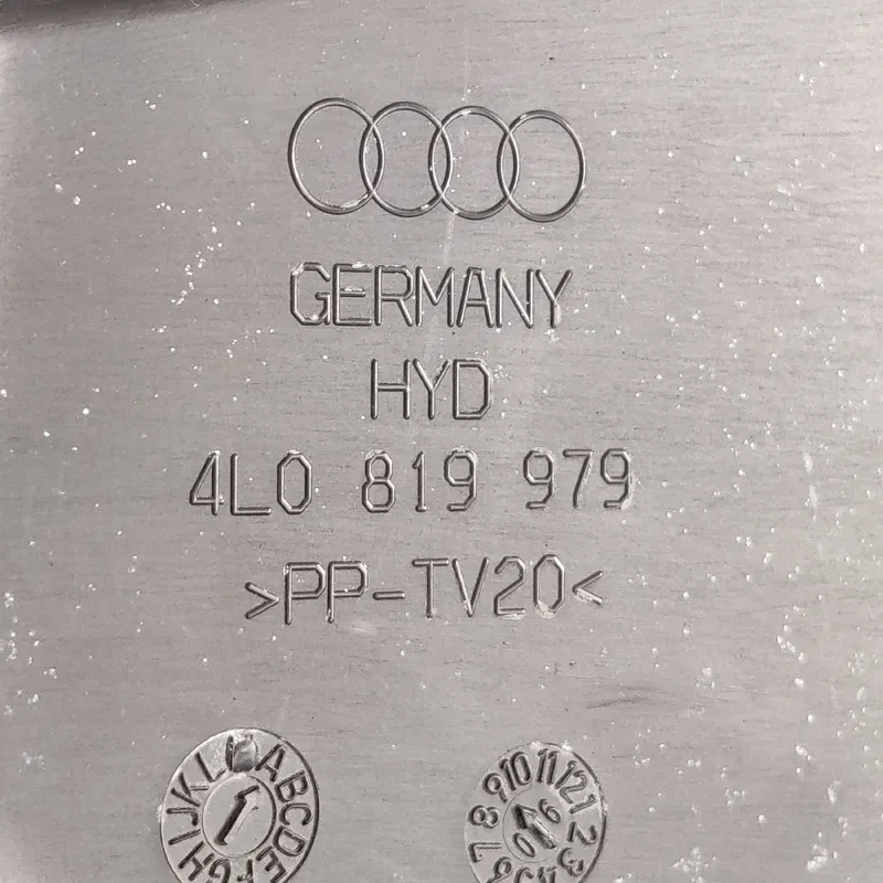 Накладка салону Audi Q7 4L (05-15) 3.6 Бензин OEM 4G0819979