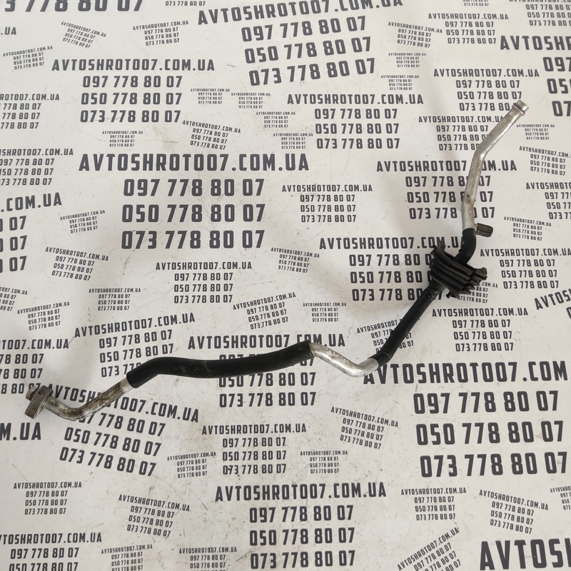 Трубка кондиціонера Volkswagen Passat B5 (96-05) 8D0260753A