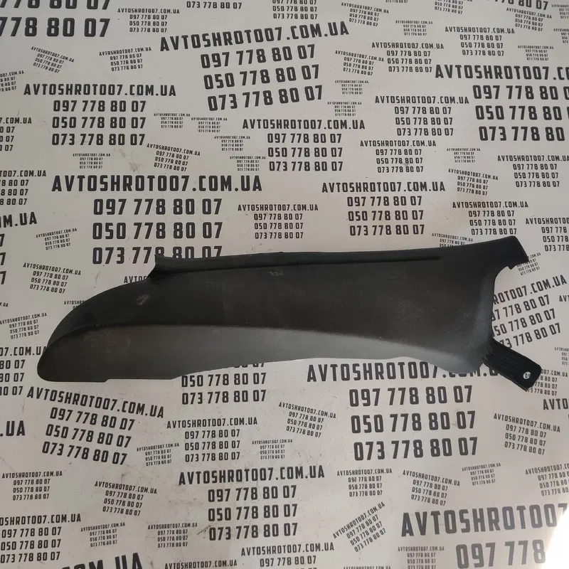Накладка VW Passat B8 USA задня ліва нижня OEM 561867765