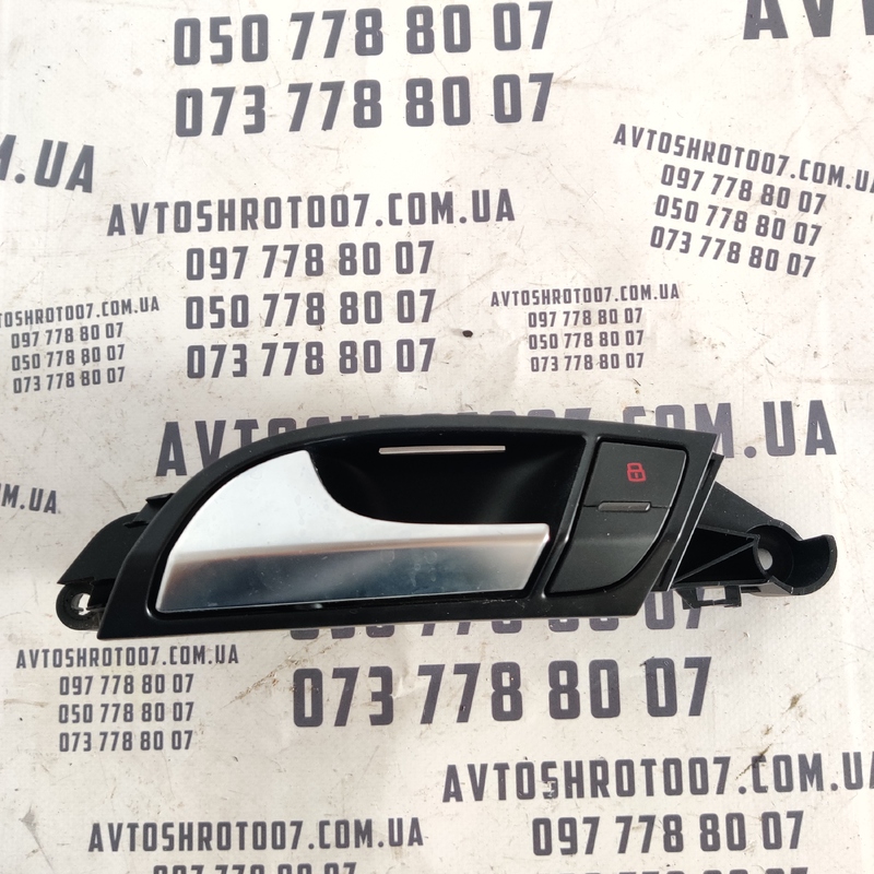 Ручка внутр. Audi Q7 4L (05-15) 3.6 задня ліва OEM 8R0857019