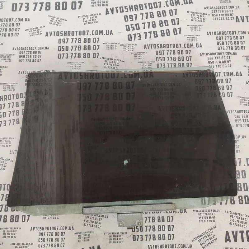 Скло дверей VW Passat B3 (88-93) заднє праве OEM 43r001025